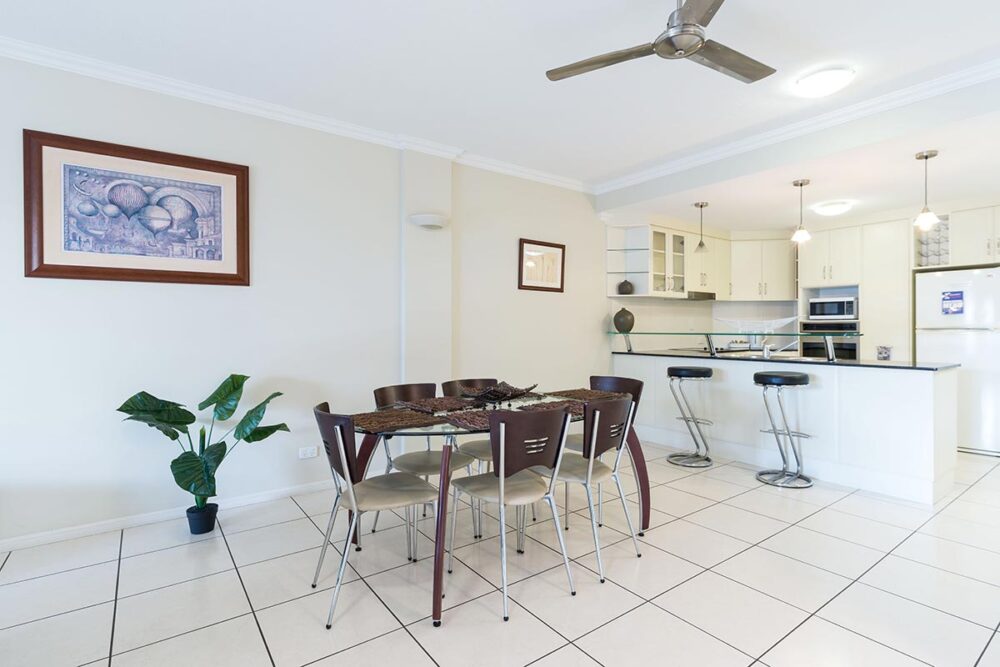 1200-1bed-2bed-regency-cairns-accommodation6