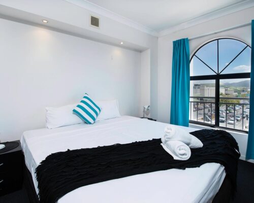 1200-2bed-beaumont-cairns-accommodation2
