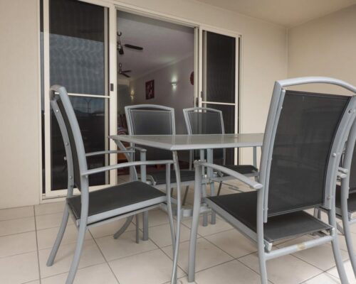 1200-2bed-claredon-cairns-accommodation1