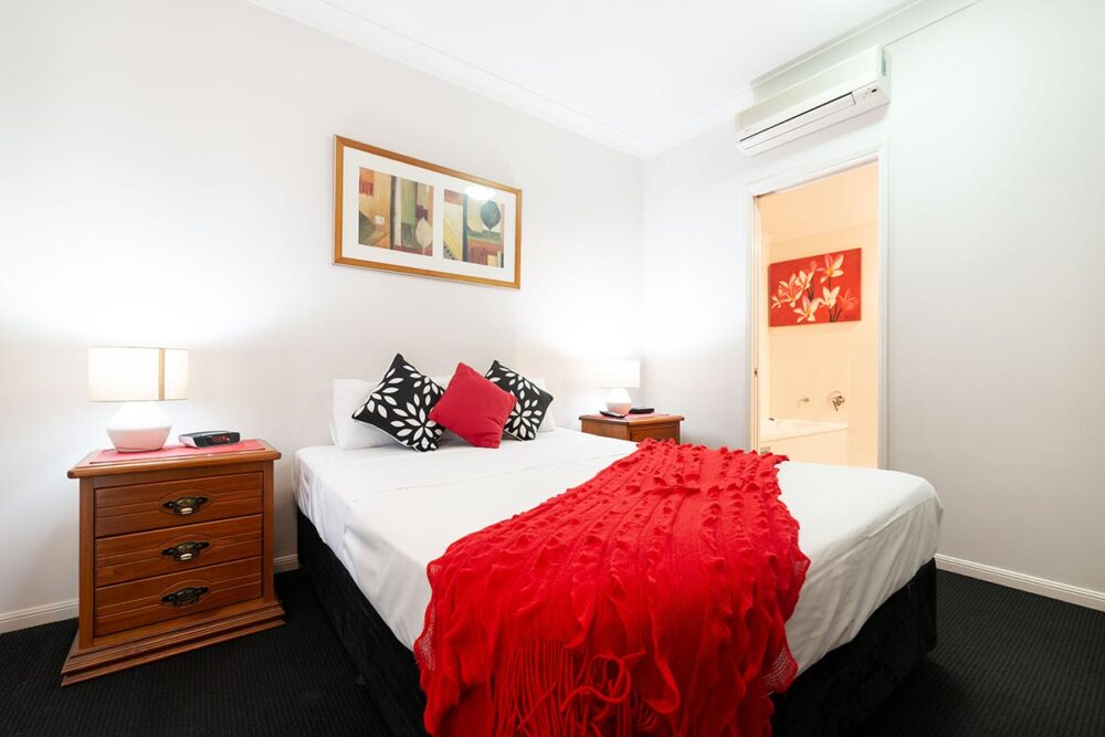 1200-2bed-claredon-cairns-accommodation6
