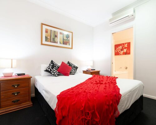 1200-2bed-claredon-cairns-accommodation6