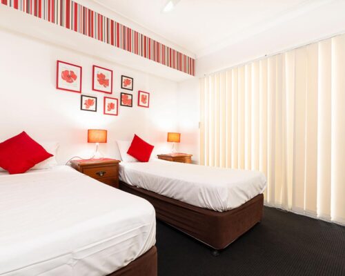 1200-2bed-claredon-cairns-accommodation7