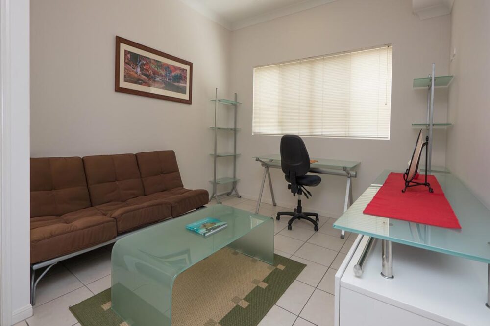 1200-3bed-claredon-cairns-accommodation17