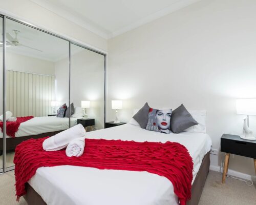 1200-3bed-claredon-cairns-accommodation21