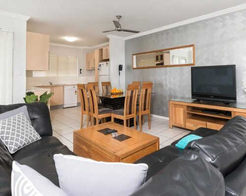 1200-3bed-claredon-cairns-accommodation22