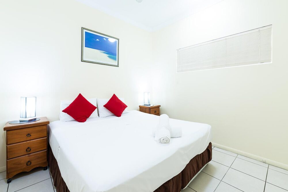 1200-3bed-claredon-cairns-accommodation4