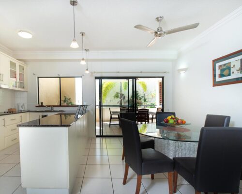 1200-3bed-regency-cairns-accommodation3